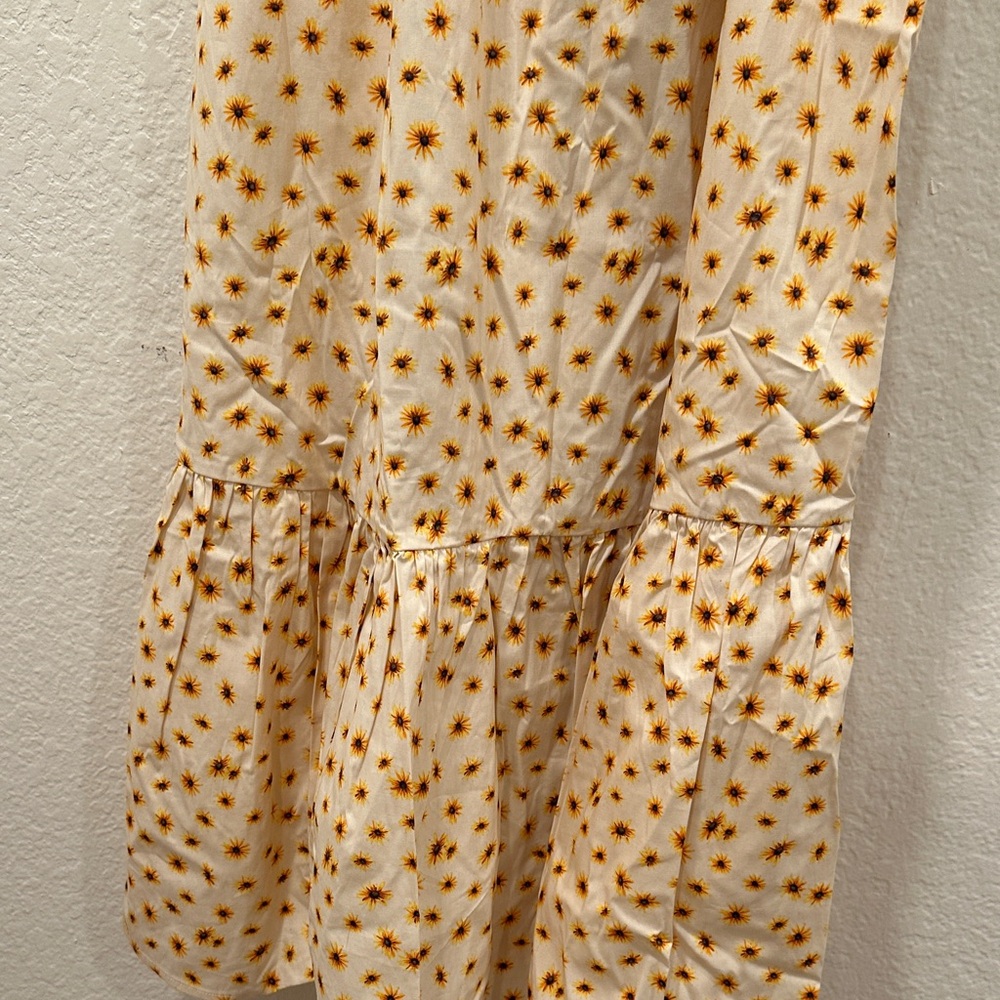 NWT- WeWoreWhat x Revolve Smocked MIDI Ditsy Daisies Dress - Picture 8 of 13